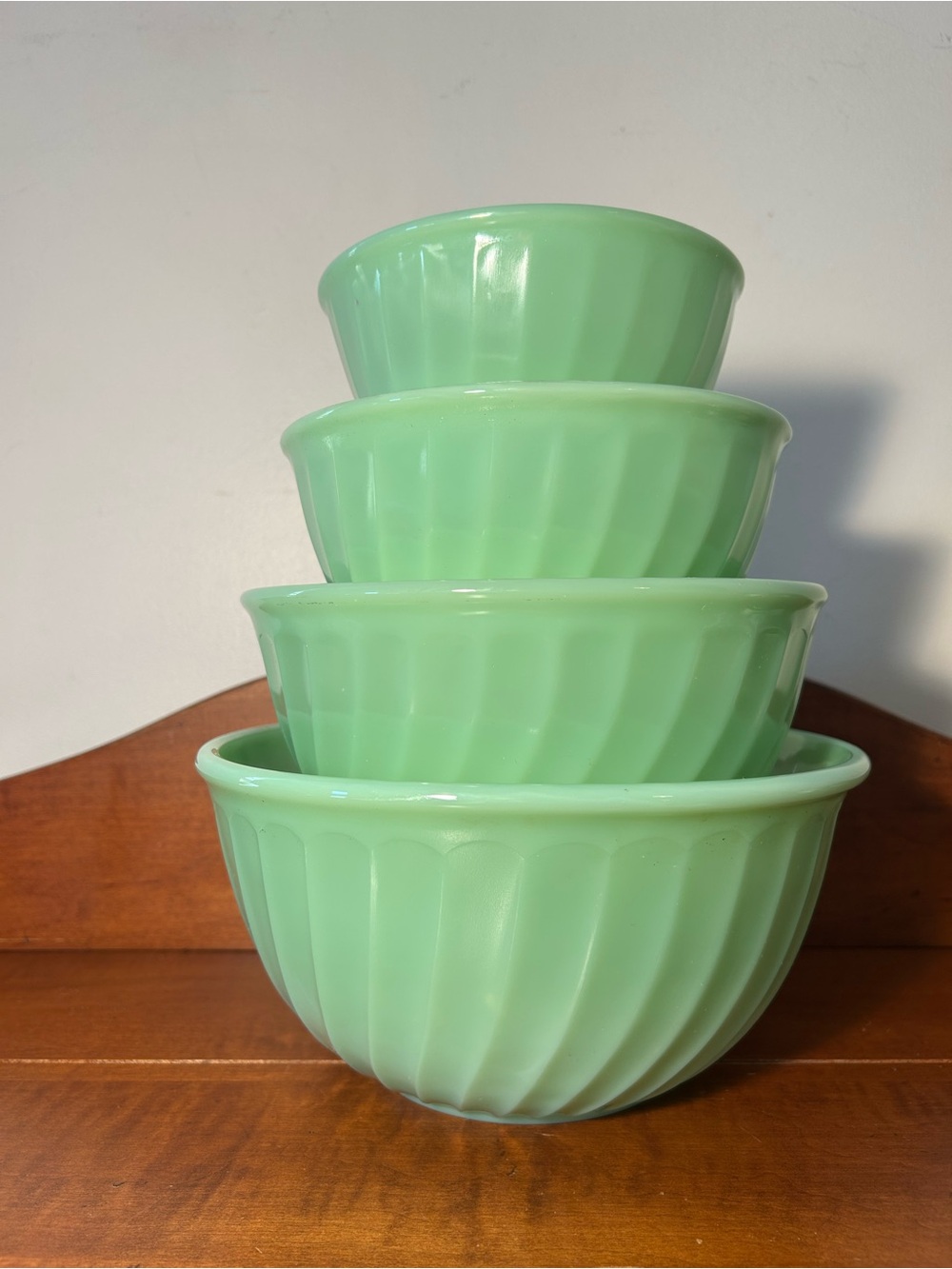 Set of 4 Vintage Fire King Jadeite Jade Swirl Bowls
